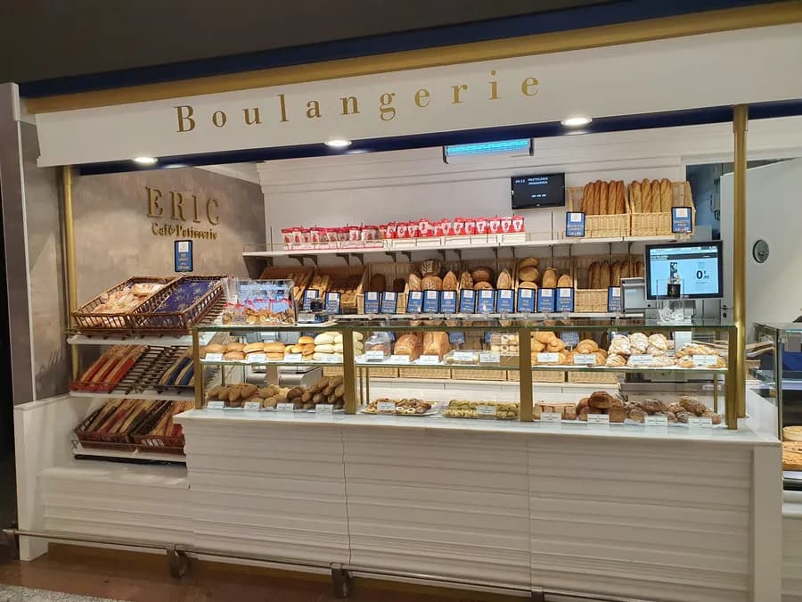The By Eric boulangerie counter inside El Corte Inglés, Puerto Banús