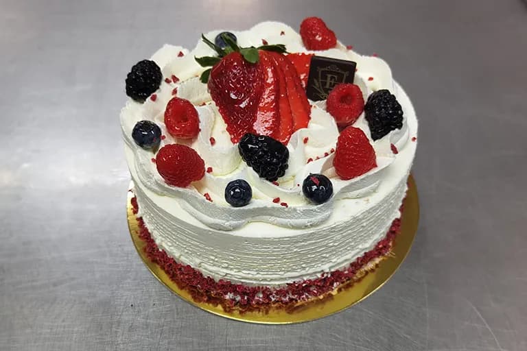 Berry Berry — Cake by Eric Pâtisserie, Marbella