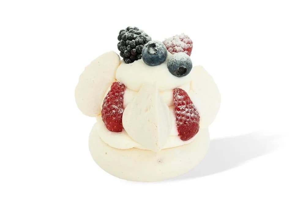 Pavlova — Cake by Eric Pâtisserie, Marbella